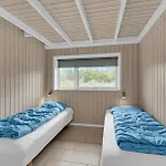 59 With Hot Tub Tranekær