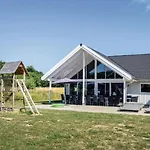 59 With Hot Tub Tatil Evi Tranekær