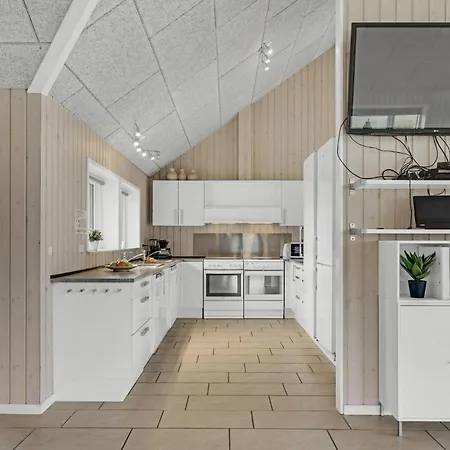 Tranekaer 59 With Hot Tub Prázdninový dům Tranekær