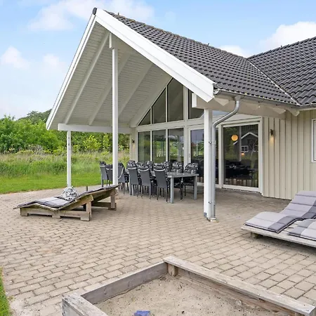 59 With Hot Tub Dom wakacyjny Tranekær