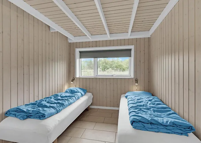 59 With Hot Tub Tranekær